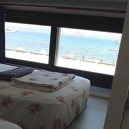 Kuecuek Ev Holiday home *